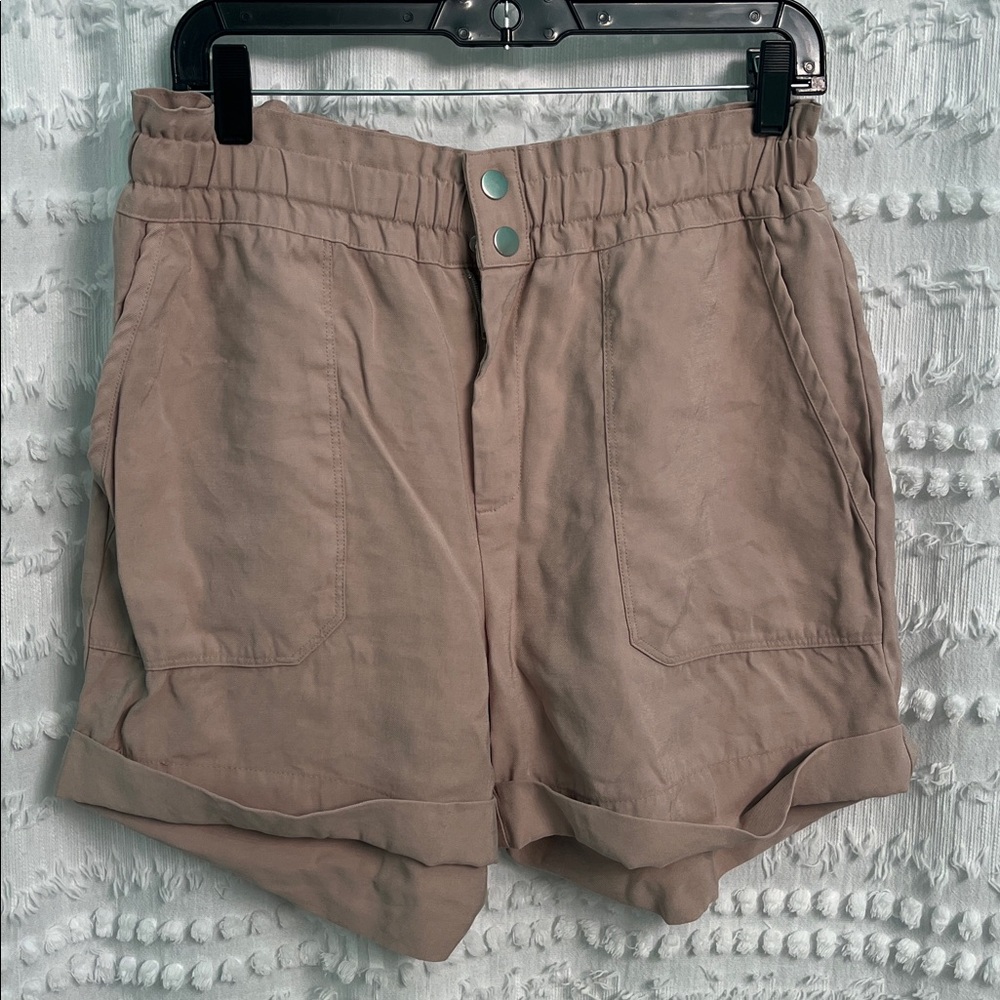 INC International Concepts Beige Shorts. NWOT. Sz 8